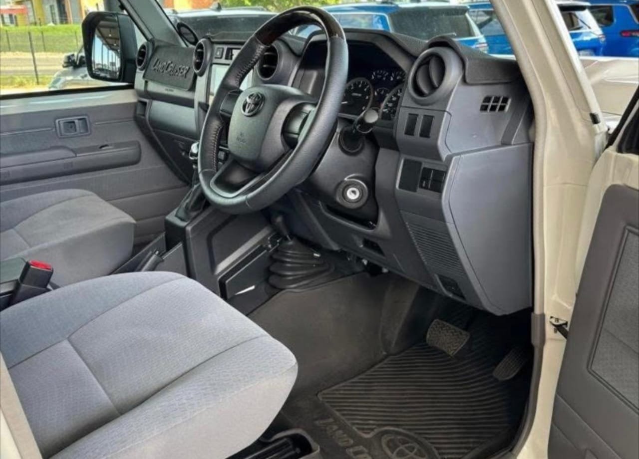 2023 Toyota Land Cruiser Pick-up - Image 3