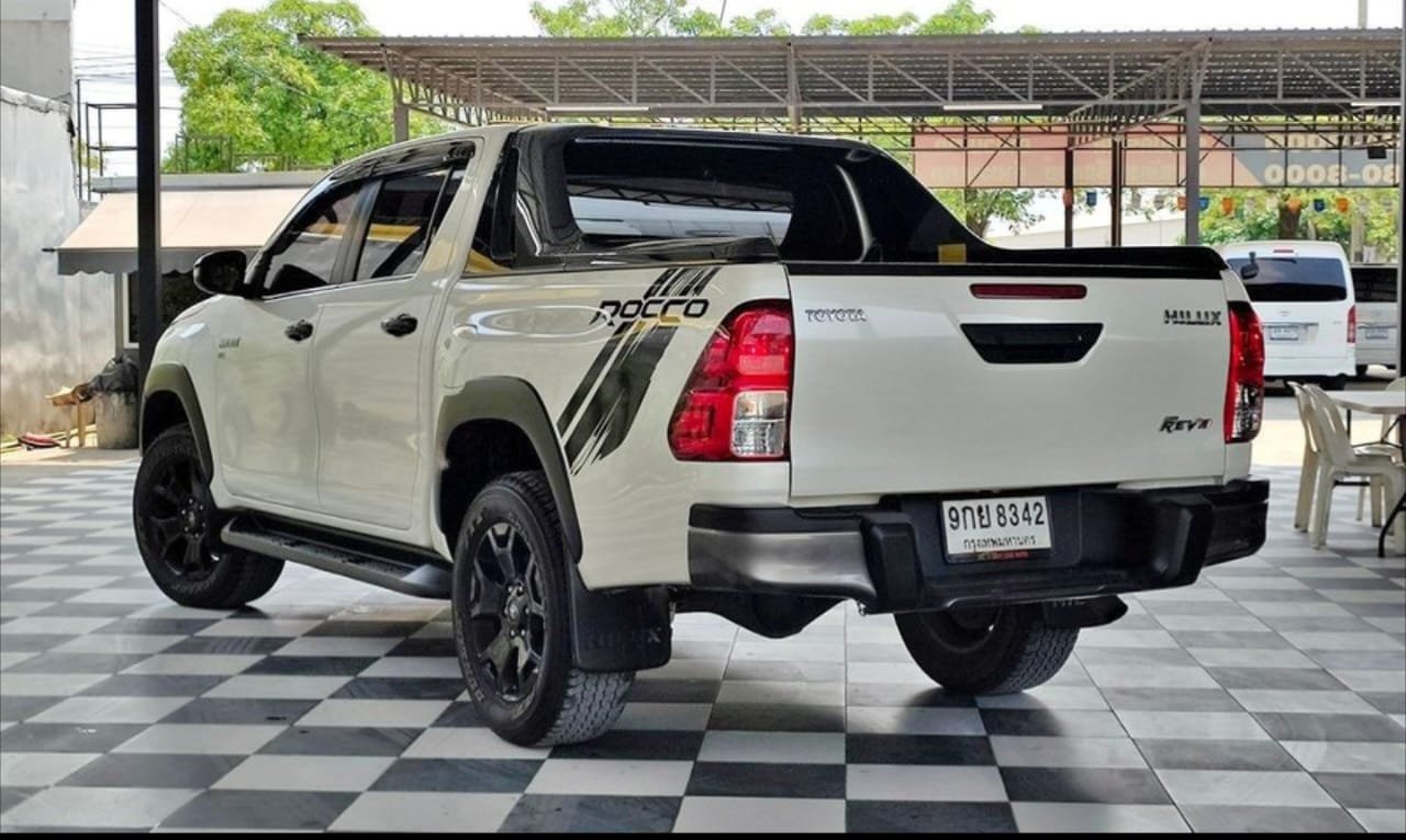 2015 Toyota Hilux Revo 2.8L - Image 3