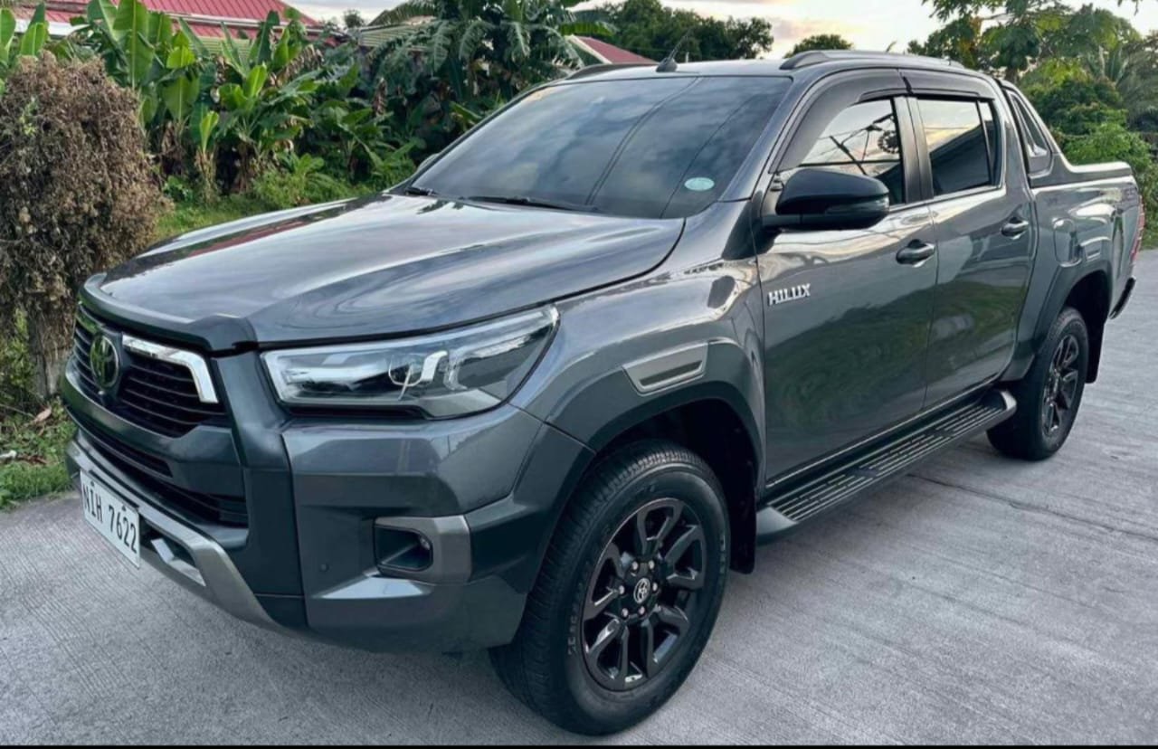 Toyota Hilux 4x4 diesel engine - Image 8