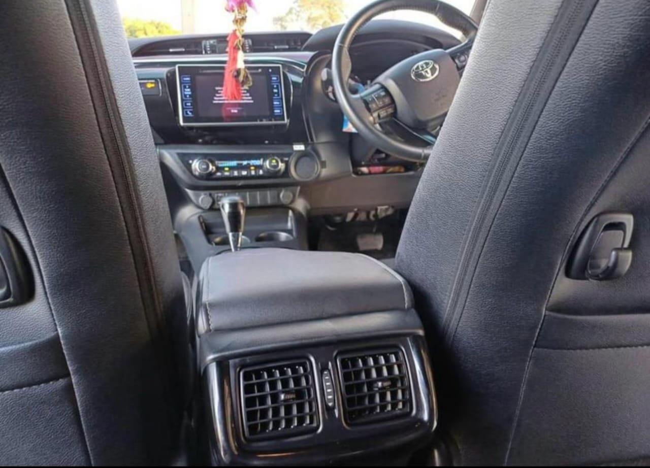 2023 Toyota Hilux Revo - Image 8
