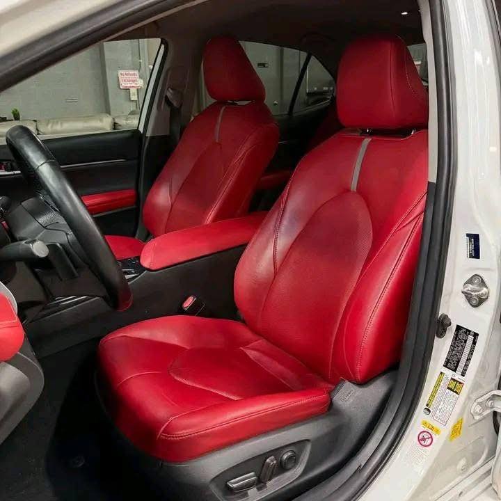 2019 Toyota Camry XSE - Image 9