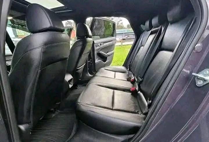 2017 Honda Civic Touring Sedan - Image 2