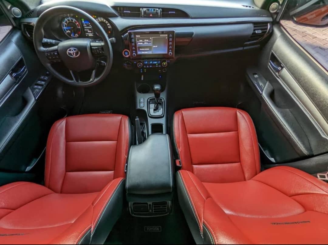 2022 Toyota Hilux 4x4 - Image 7