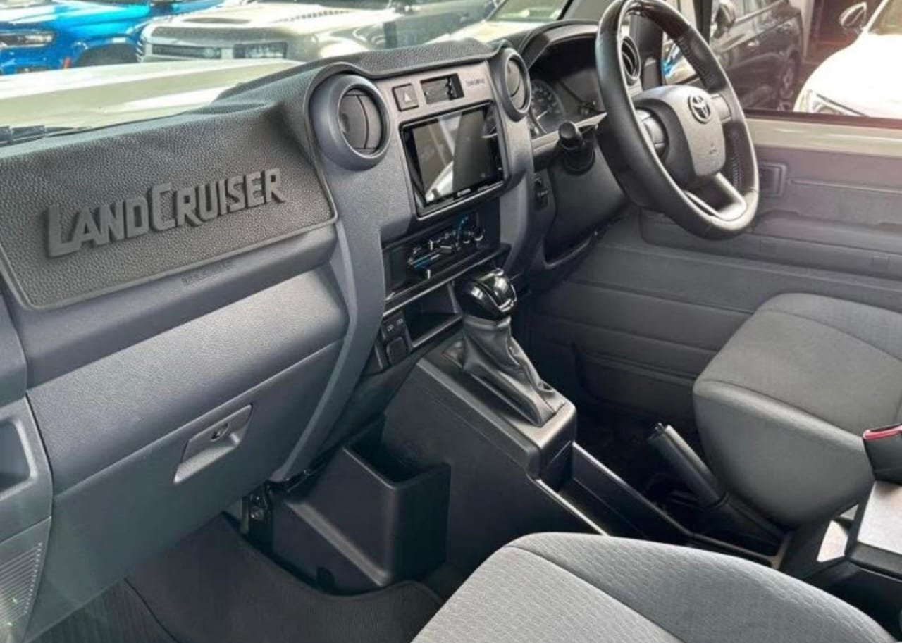 2023 Toyota Land Cruiser Pick-up - Image 4