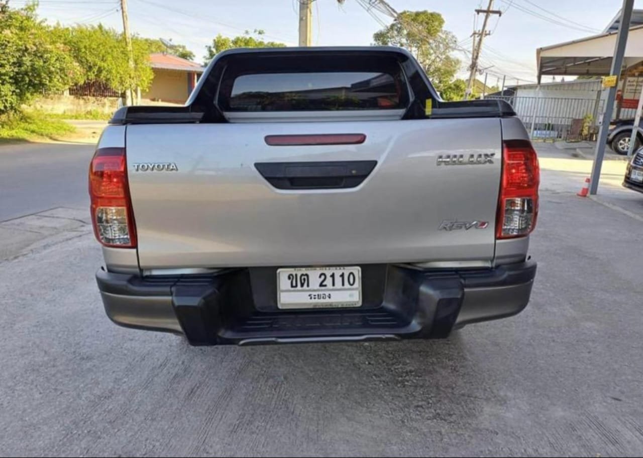 2023 Toyota Hilux Revo - Image 4