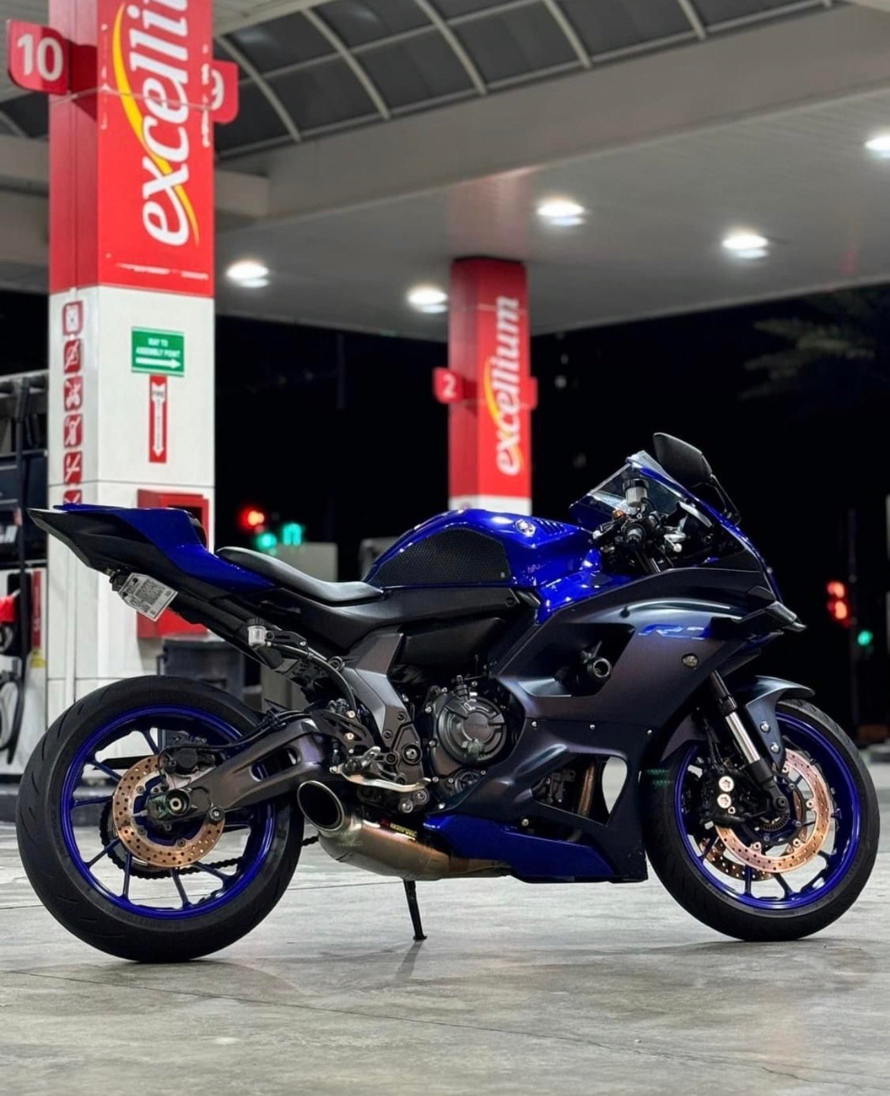 2022 Yamaha R7 - Image 8