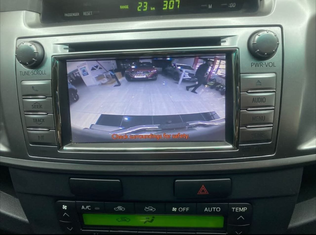2014 Toyota Hilux Legend 45 3.0D4d Automatic - Image 6