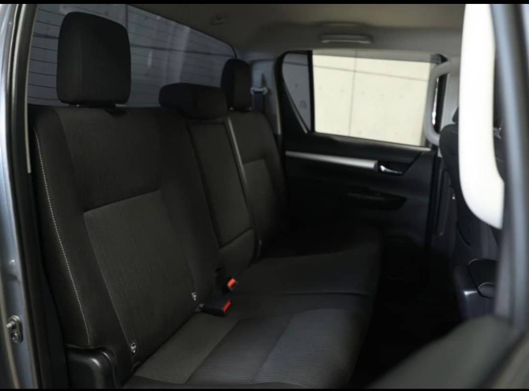 2023 Toyota Hilux Revo - Image 4