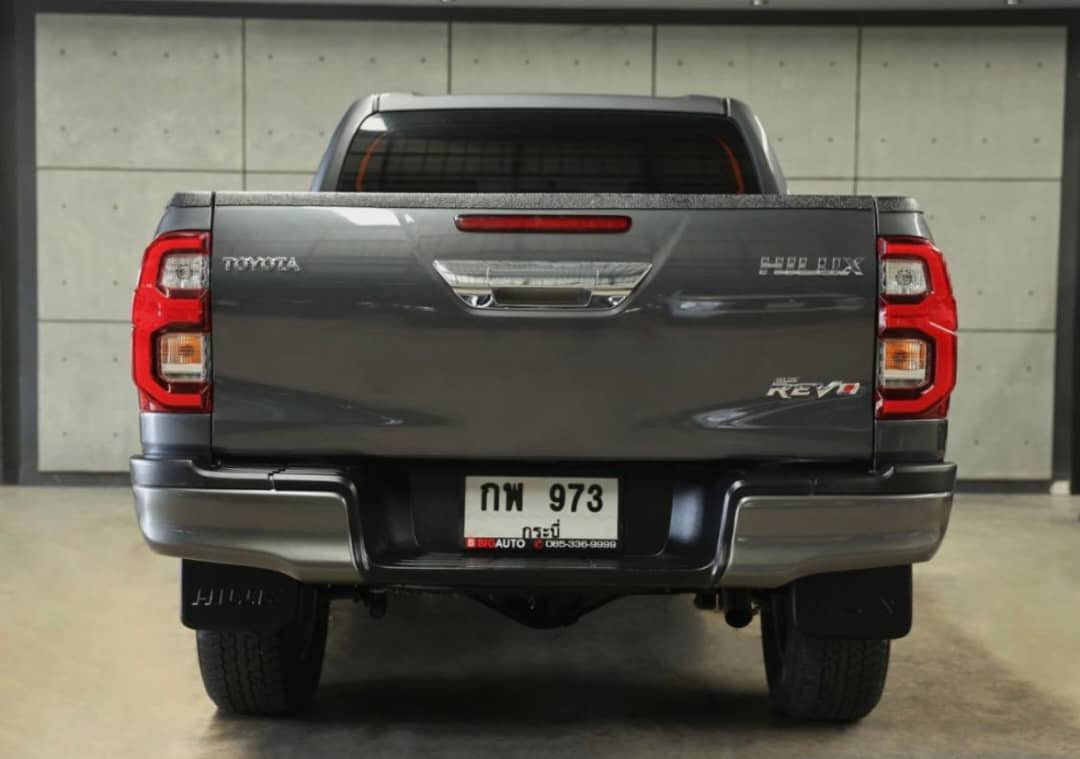 2023 Toyota Hilux Revo - Image 11