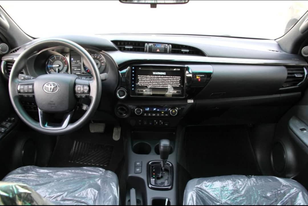 2019 Toyota Hilux 2.8 GD6 4x4 - Image 3